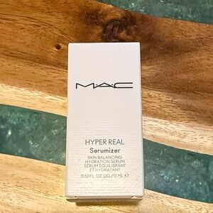 MAC Cosmetics Hyper Real Serumizer NEW